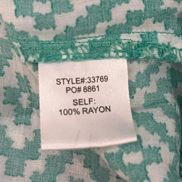 Skies are Blue size L rayon pullover blouse EUC - Picture 10 of 10